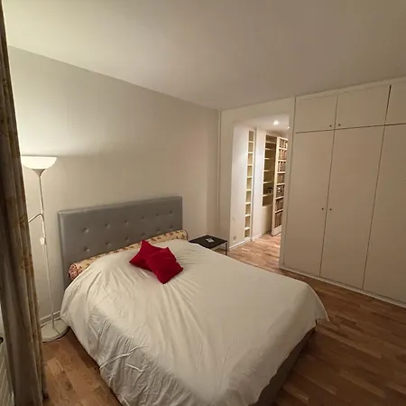 Homestay Spacious En-suite By Champs Elysees *