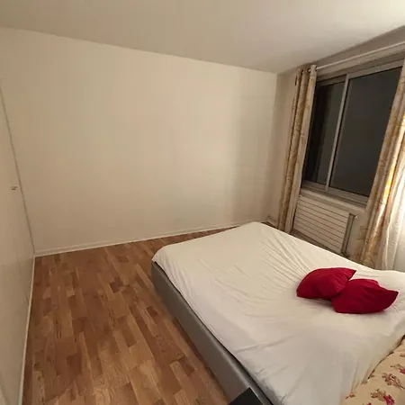Spacious En-suite By Champs Elysees Homestay Paris
